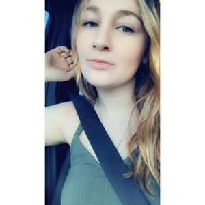 Meet your Posher, Carlie